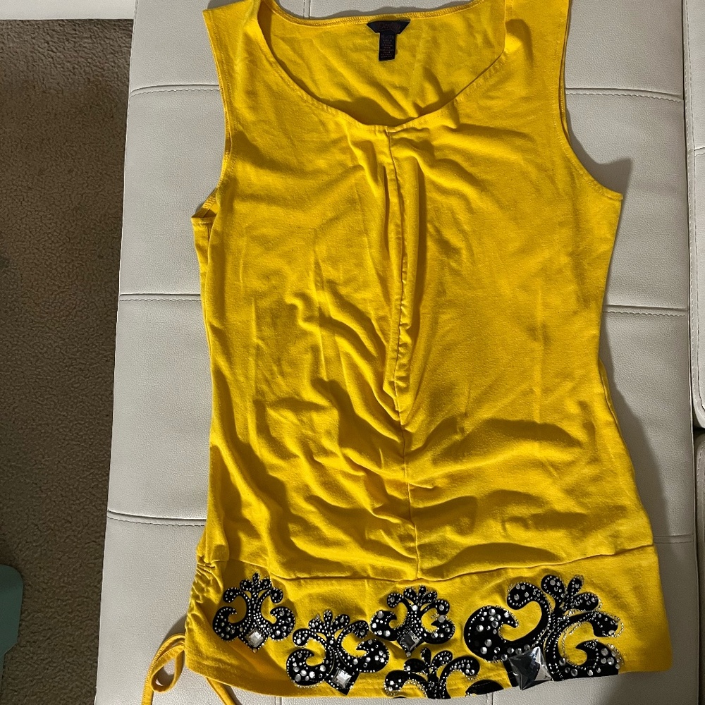 Yellow Dereon Tank
